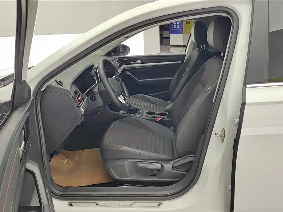 Volkswagen Lavida 2023 из CN, фото 9