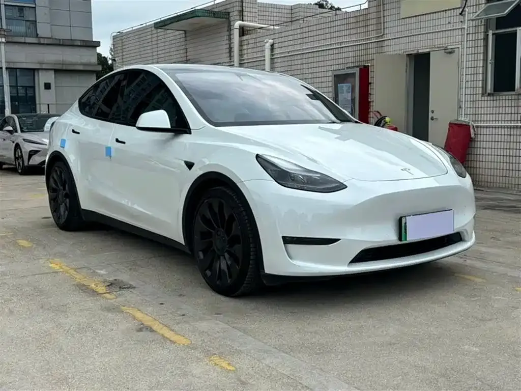 Tesla Model Y — фото 7