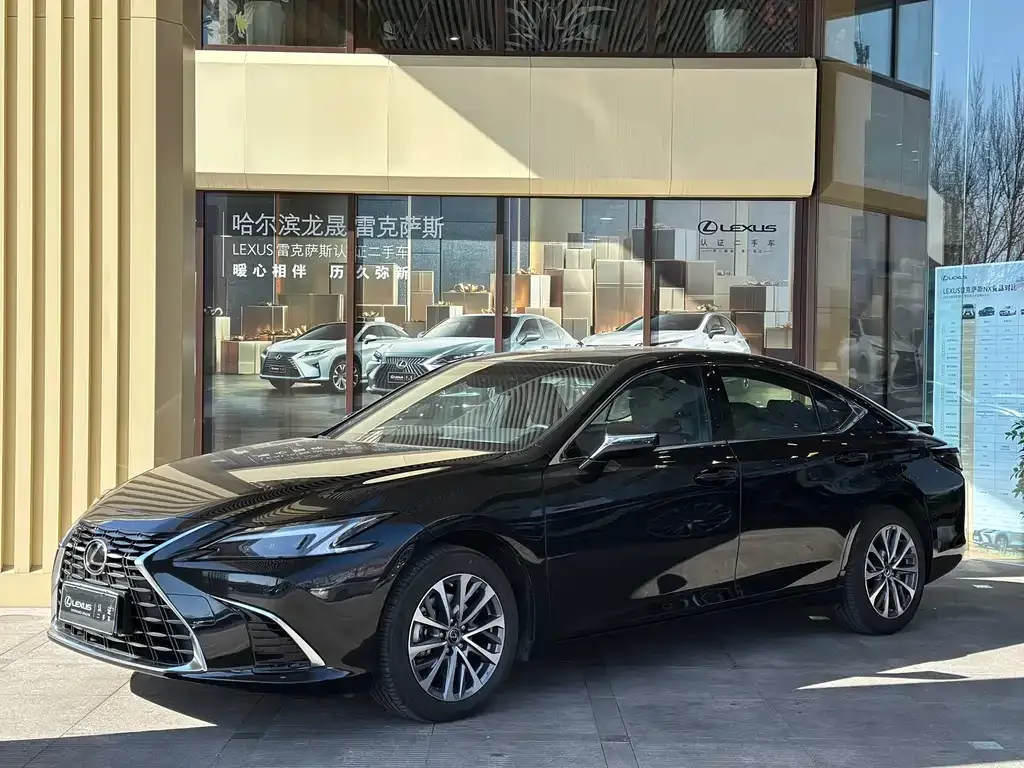 Lexus ES — фото 1