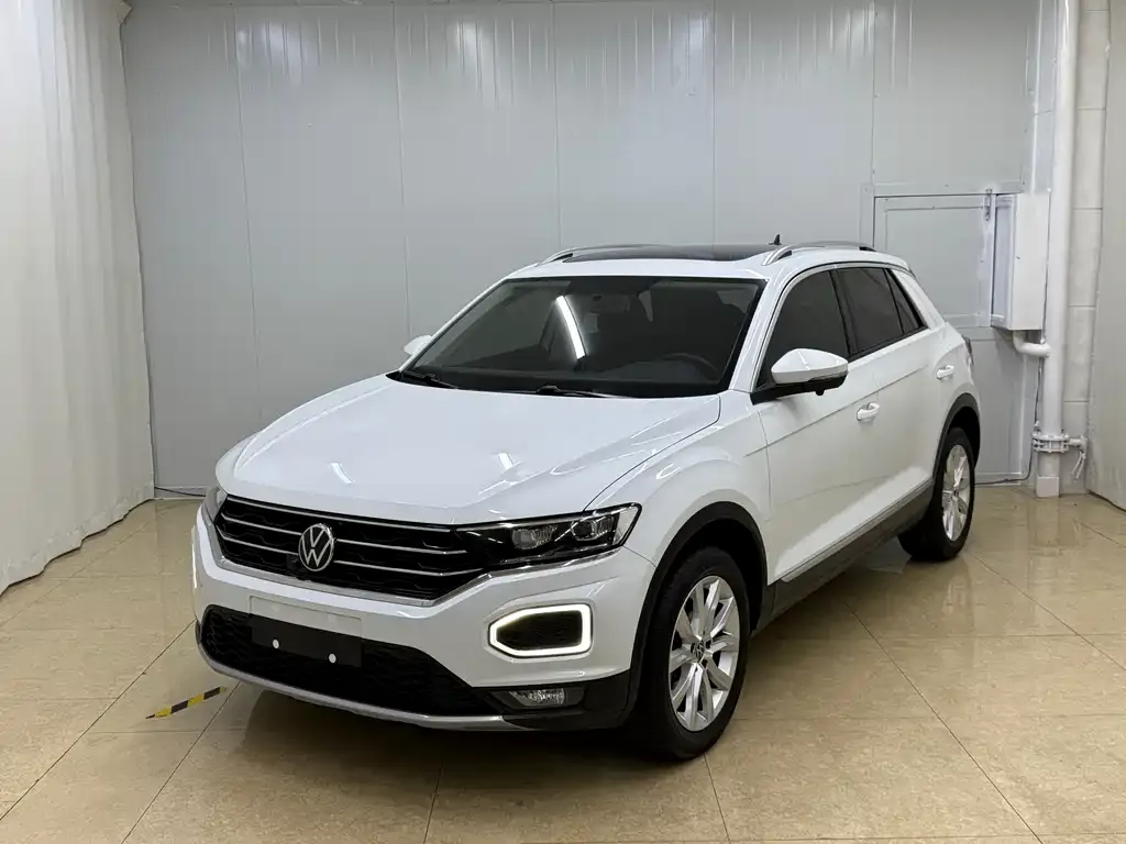 Volkswagen T-Roc — фото 1