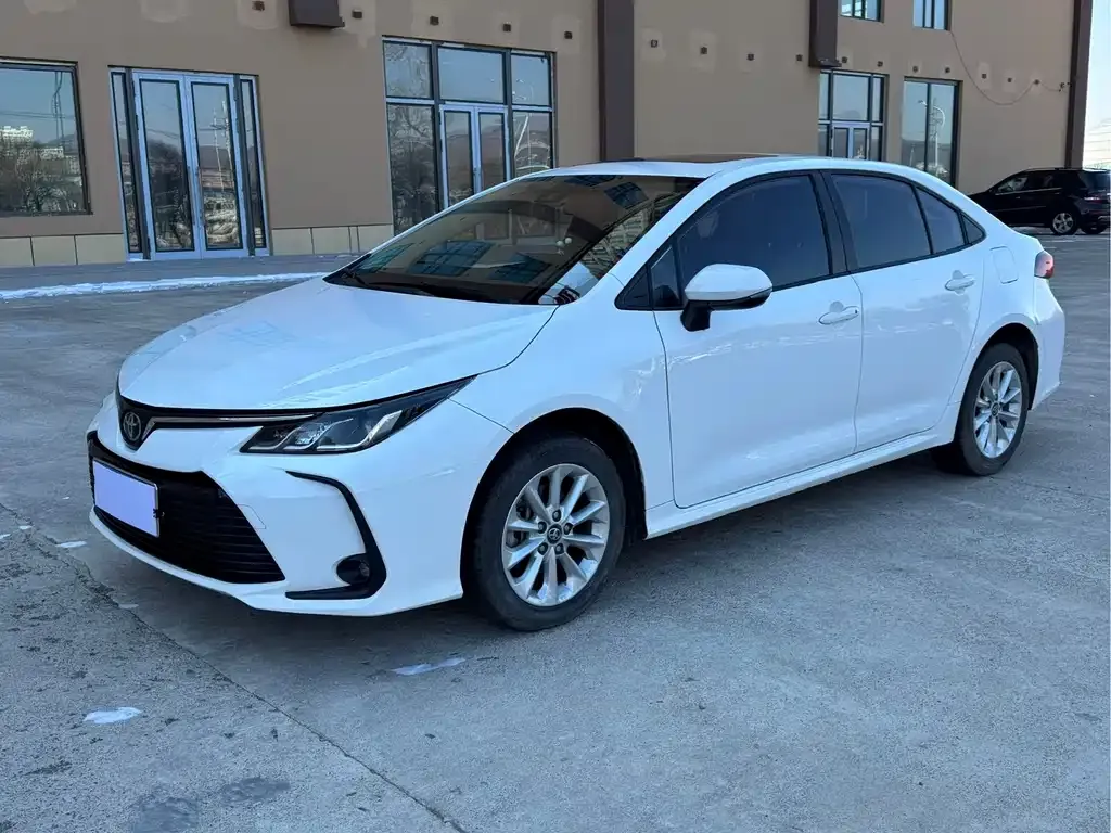 Toyota Corolla — фото 1