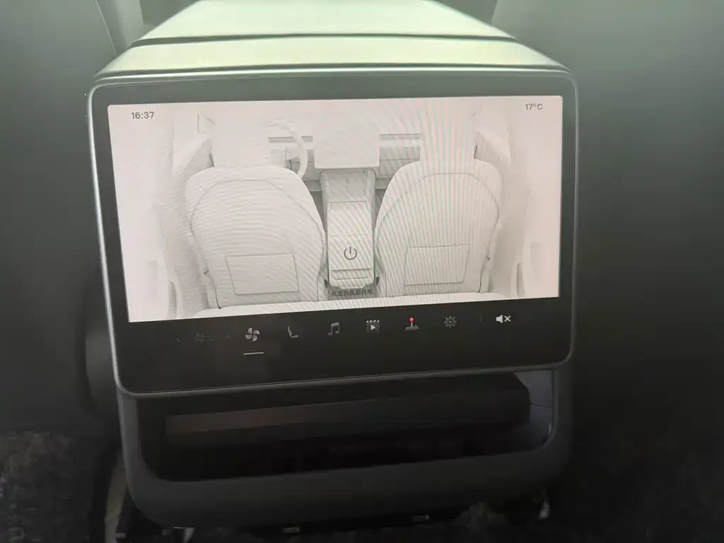 Tesla Model 3 — фото 2