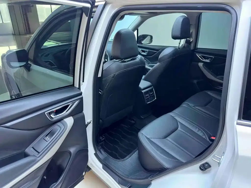 Subaru Forester — фото 6