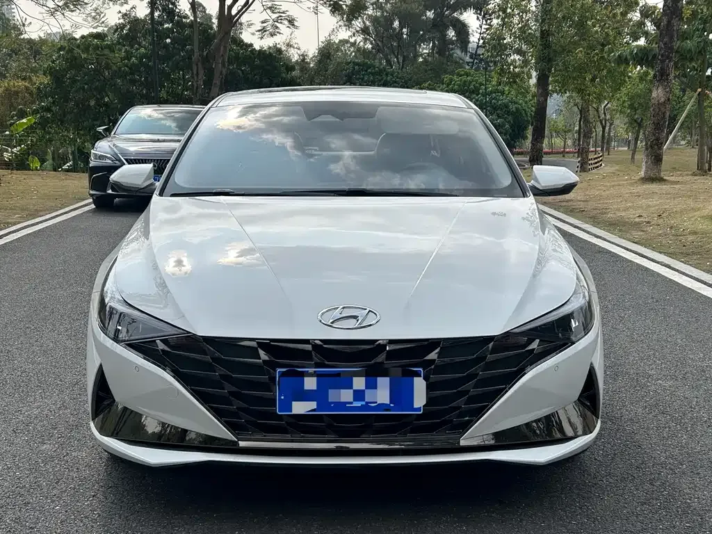 Hyundai Elantra — фото 8