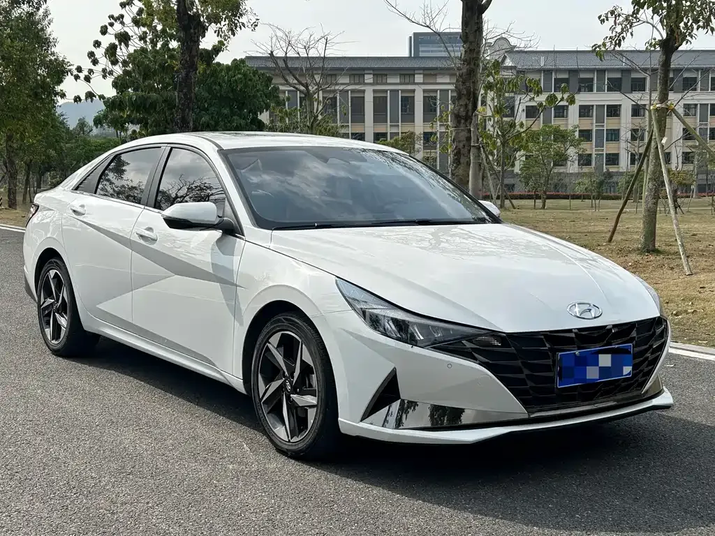 Hyundai Elantra — фото 9