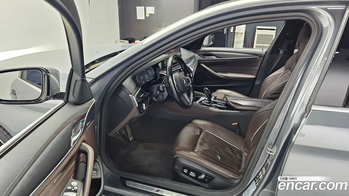 BMW 5-Series 2023 из KR, фото 3