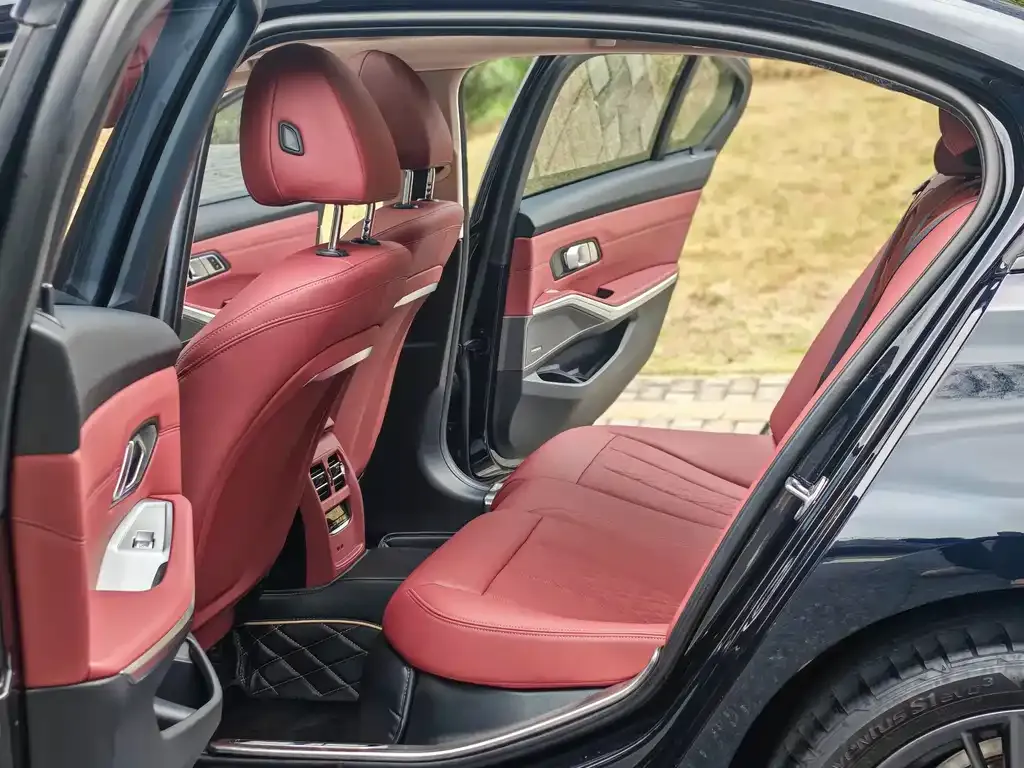 BMW 3 Series 2024 из CN, фото 3