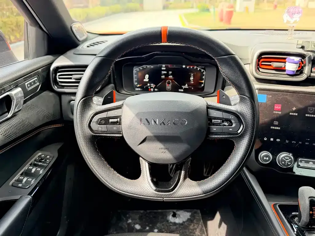 Lynk & Co 02 Hatchback 2022 из CN, фото 6