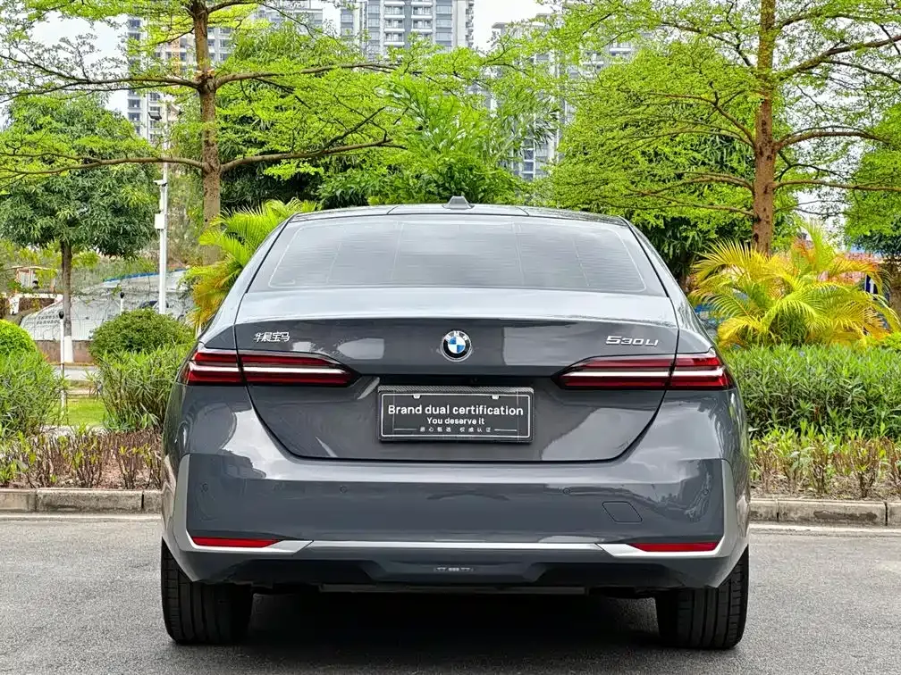 BMW 5 Series — фото 5