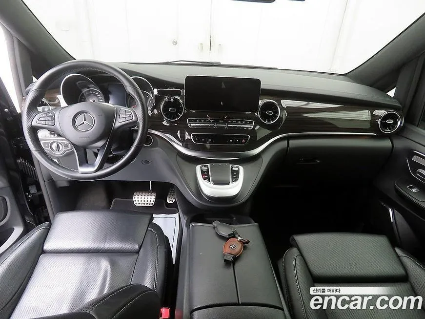 Mercedes-Benz V-Class 2023 из KR, фото 9