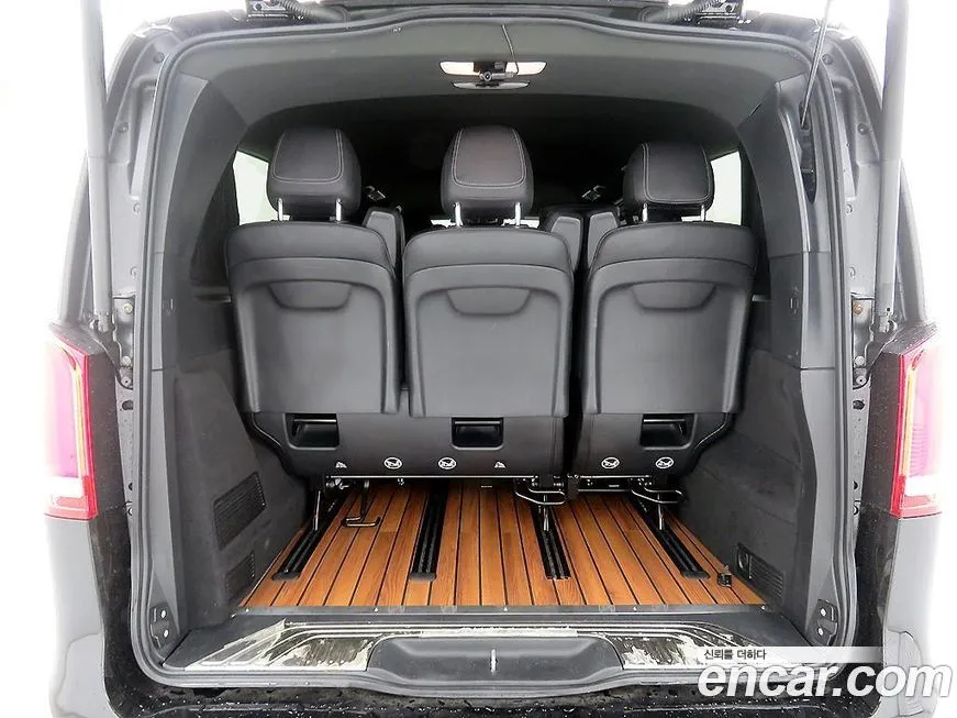 Mercedes-Benz V-Class 2023 из KR, фото 8