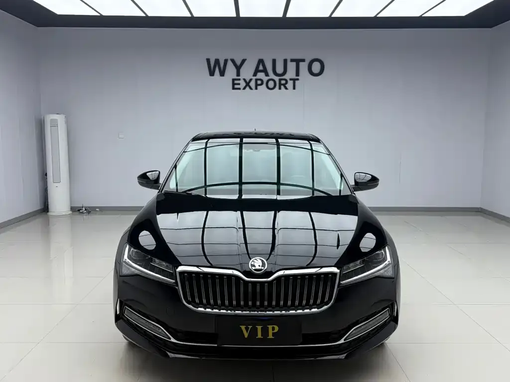 Skoda Superb — фото 9