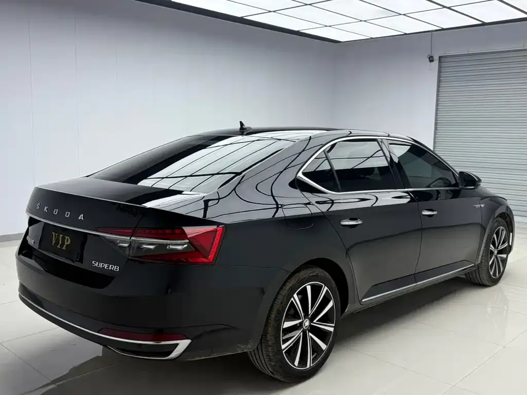 Skoda Superb — фото 3
