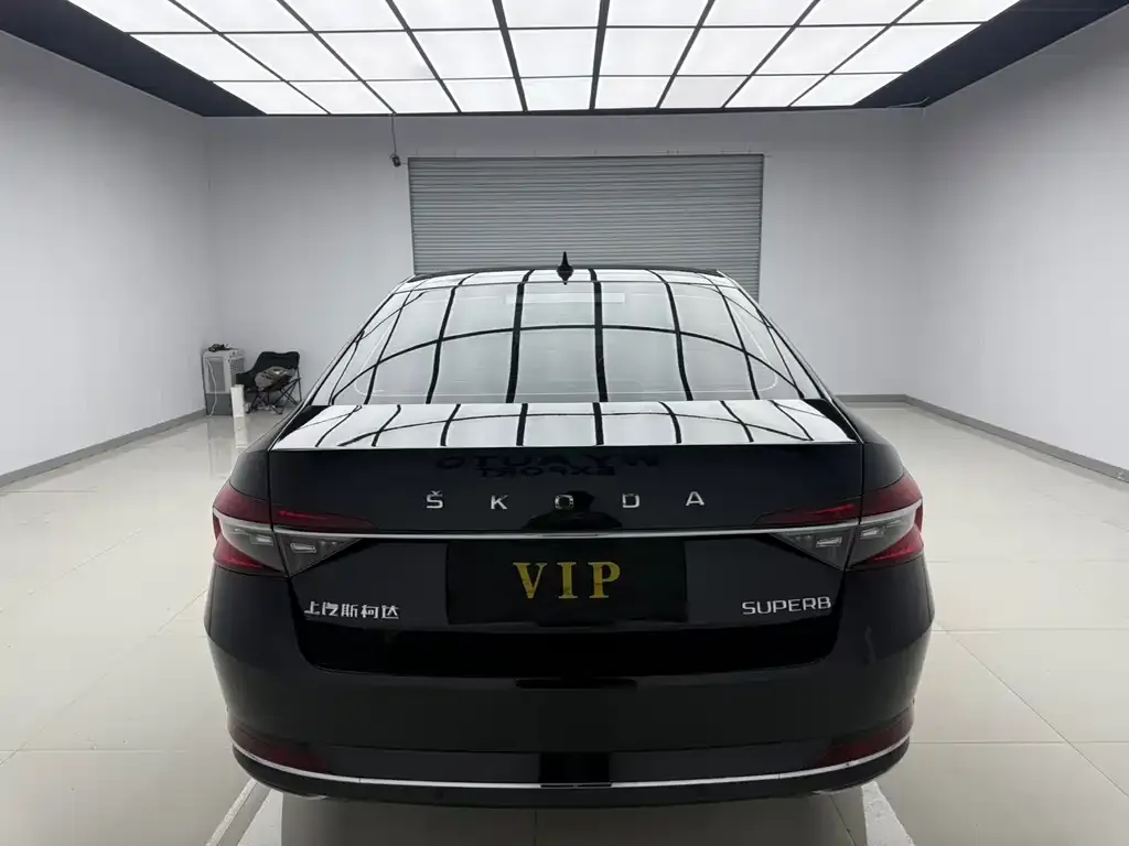 Skoda Superb — фото 8