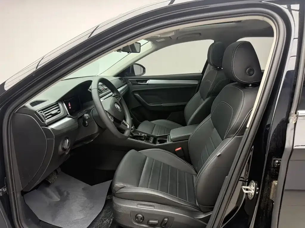 Skoda Superb — фото 2