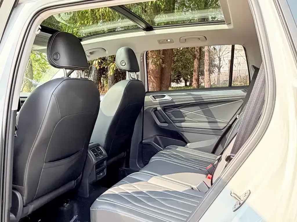 Volkswagen Tiguan L 2025 из CN, фото 2