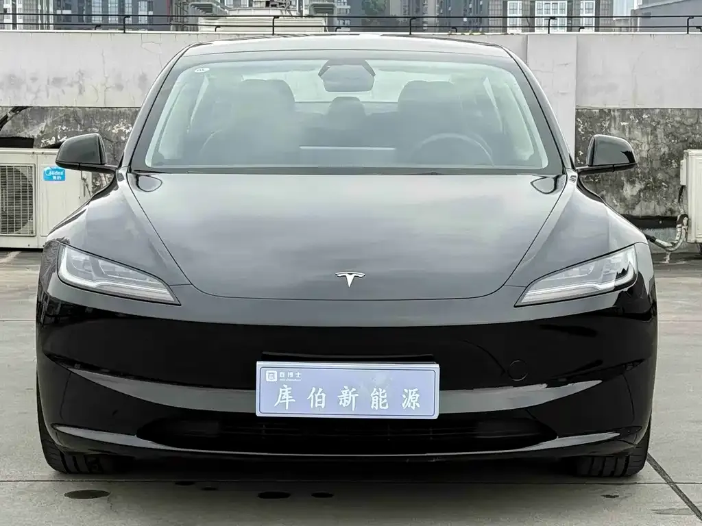 Tesla Model 3 — фото 4