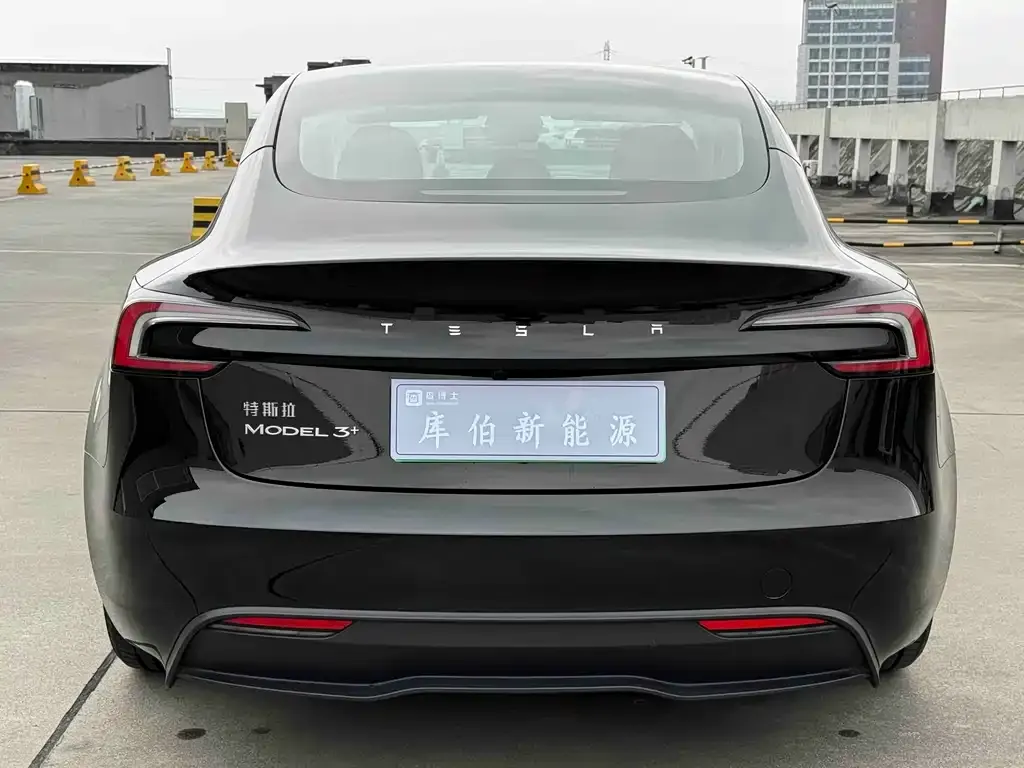 Tesla Model 3 — фото 9