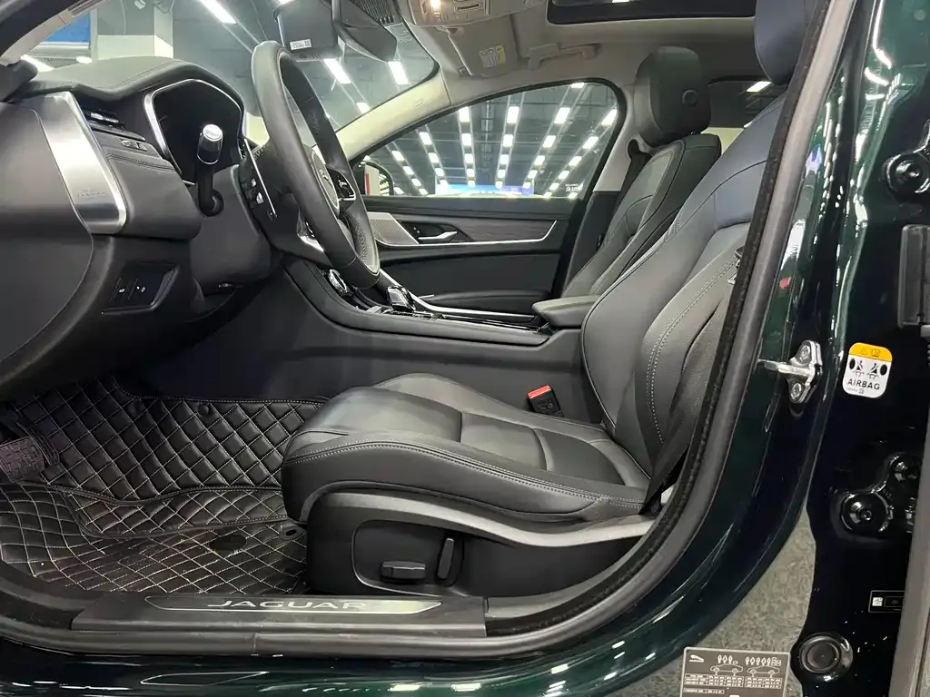 Jaguar XFL 2022 из CN, фото 5