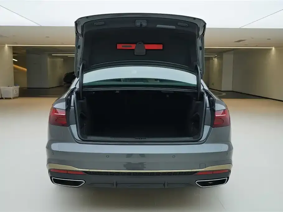Audi A4L 2024 из CN, фото 7