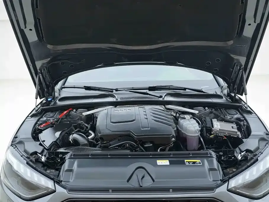 Audi A4L 2024 из CN, фото 9