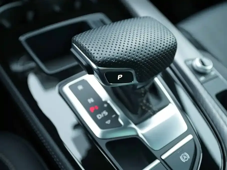 Audi A4L 2024 из CN, фото 8