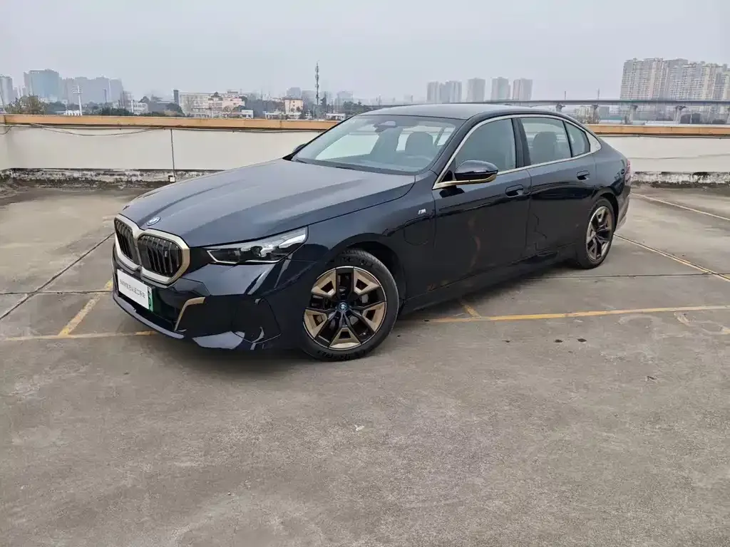 BMW i5