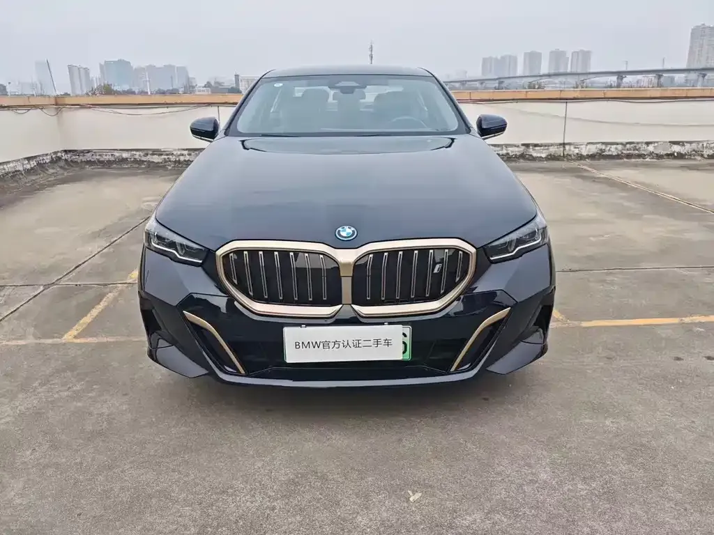 BMW i5 — фото 5