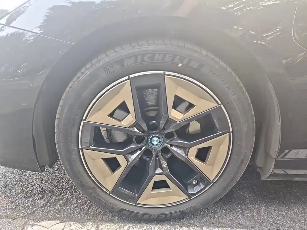BMW i5 — фото 9