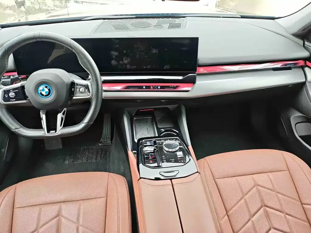 BMW i5 — фото 3