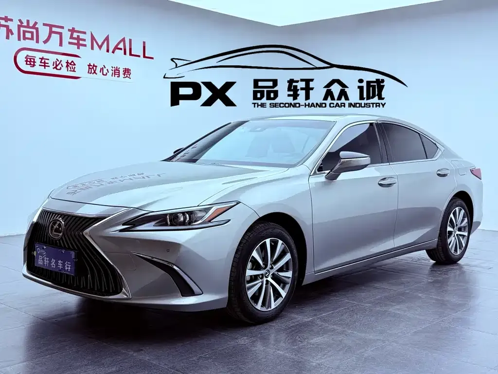 Lexus ES — фото 1