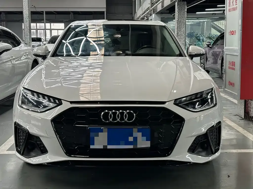 Audi A4L 2022 из CN, фото 4