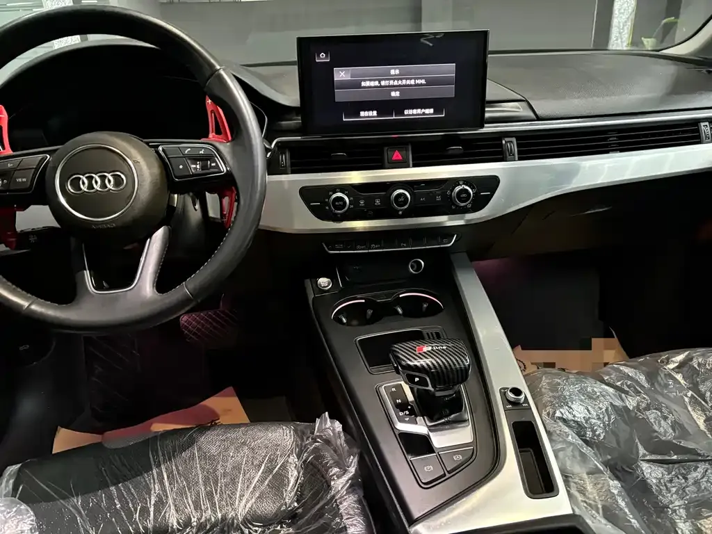 Audi A4L 2022 из CN, фото 2
