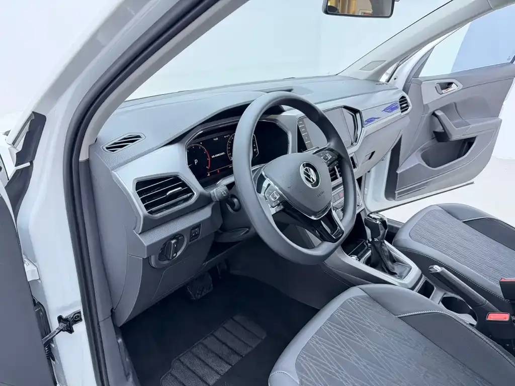 Volkswagen T-Cross — фото 10