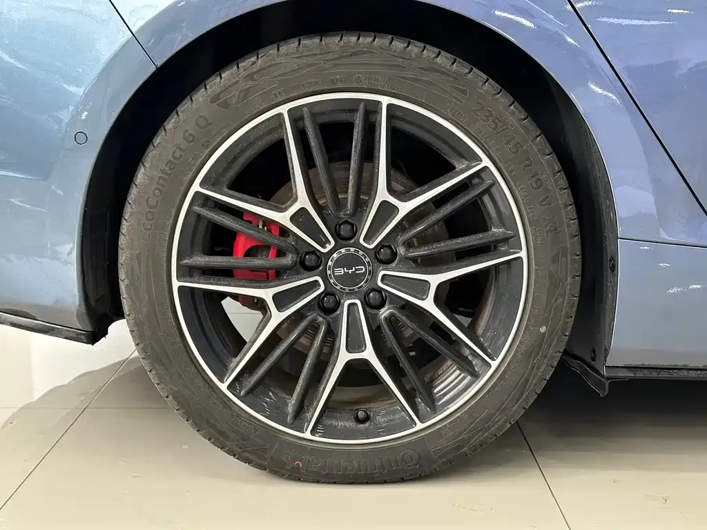 BYD Seal — фото 8