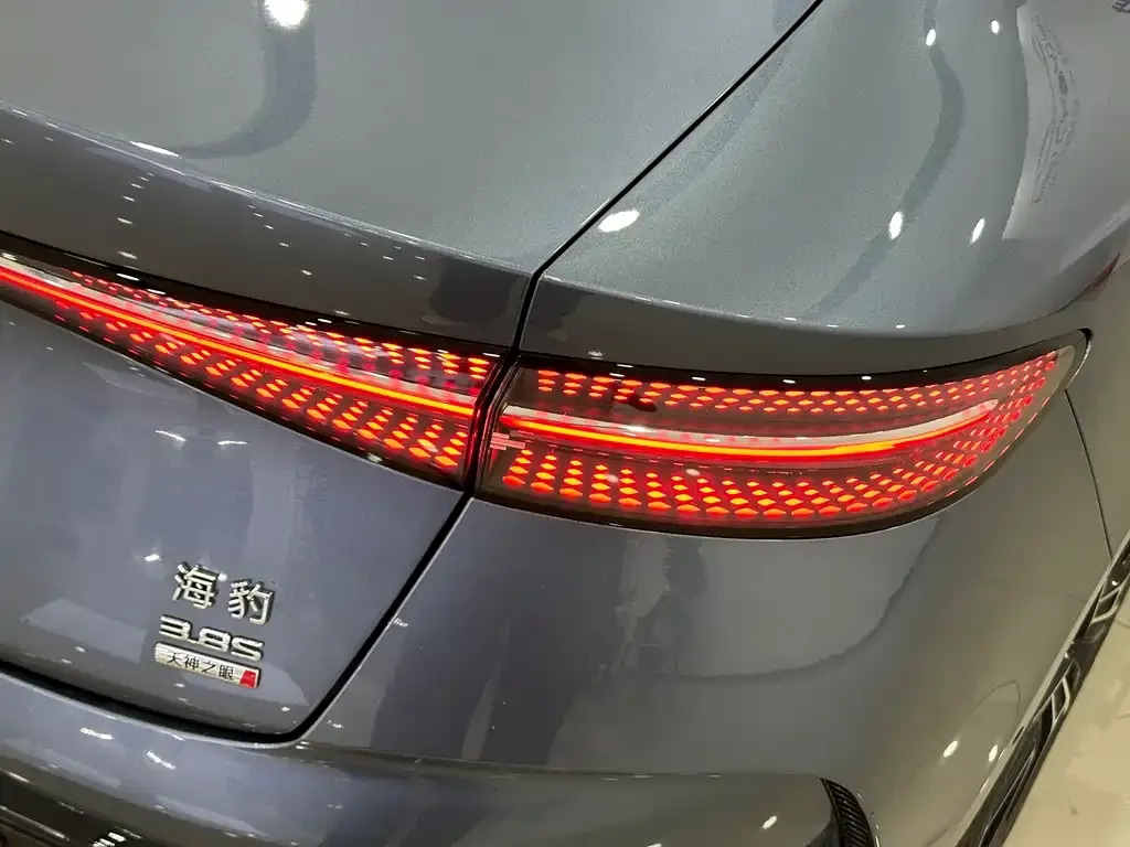 BYD Seal — фото 10