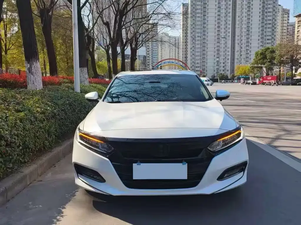 Honda Accord — фото 9