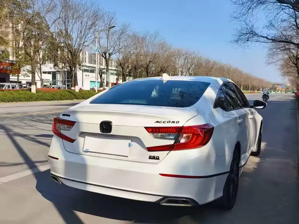 Honda Accord — фото 6