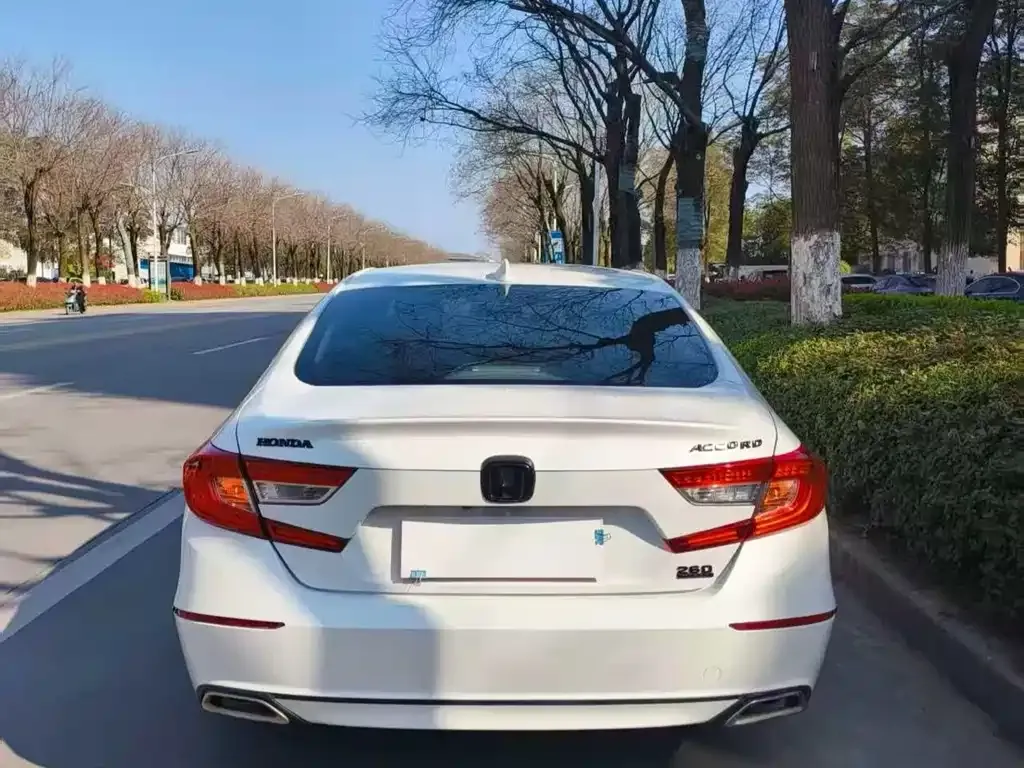 Honda Accord — фото 5