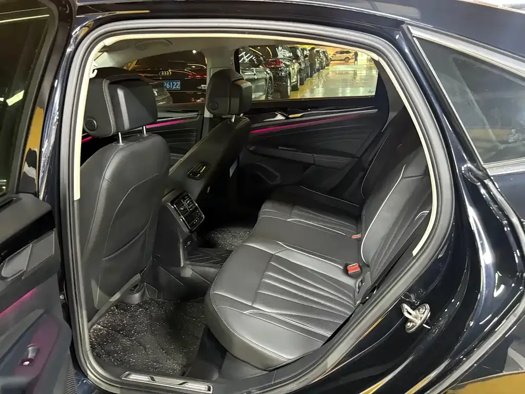 Volkswagen Passat — фото 8
