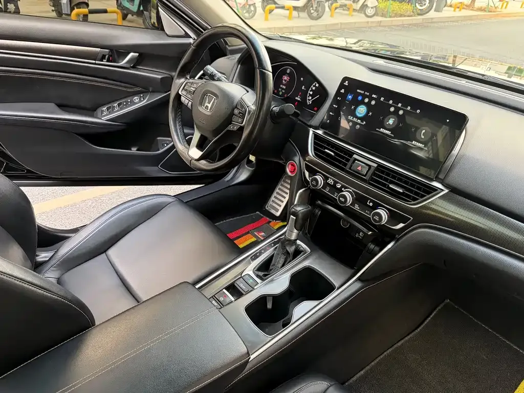 Honda Accord — фото 9