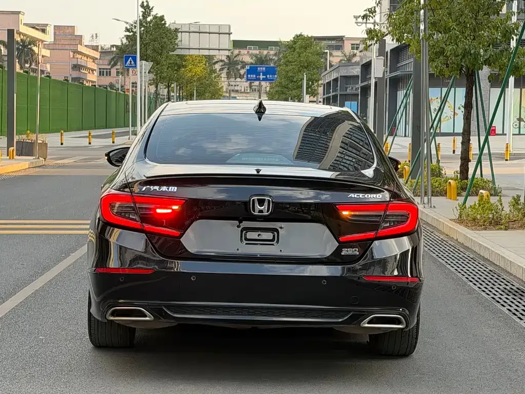 Honda Accord — фото 3