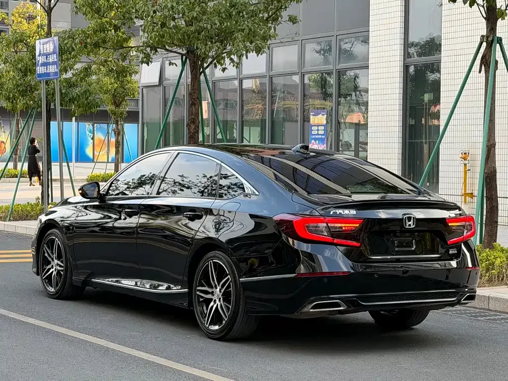 Honda Accord — фото 5