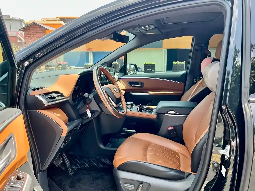 Toyota Sienna — фото 4