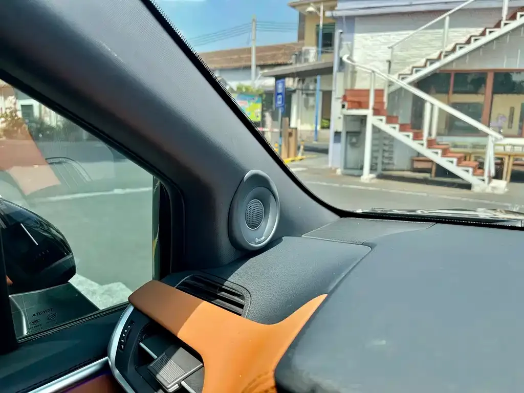 Toyota Sienna — фото 2