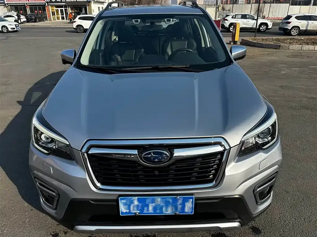 Subaru Forester — фото 1
