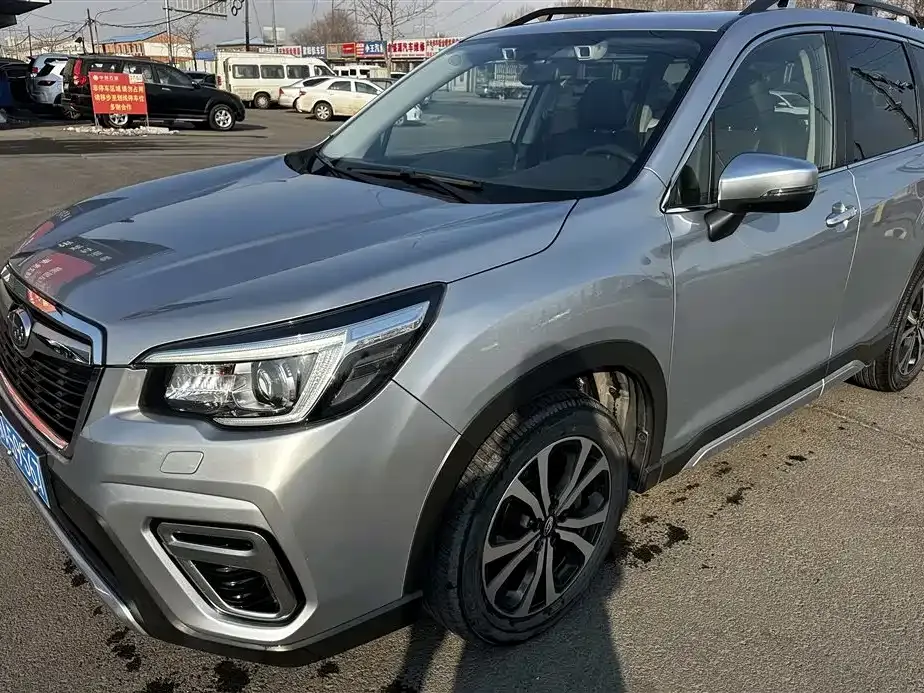 Subaru Forester — фото 10