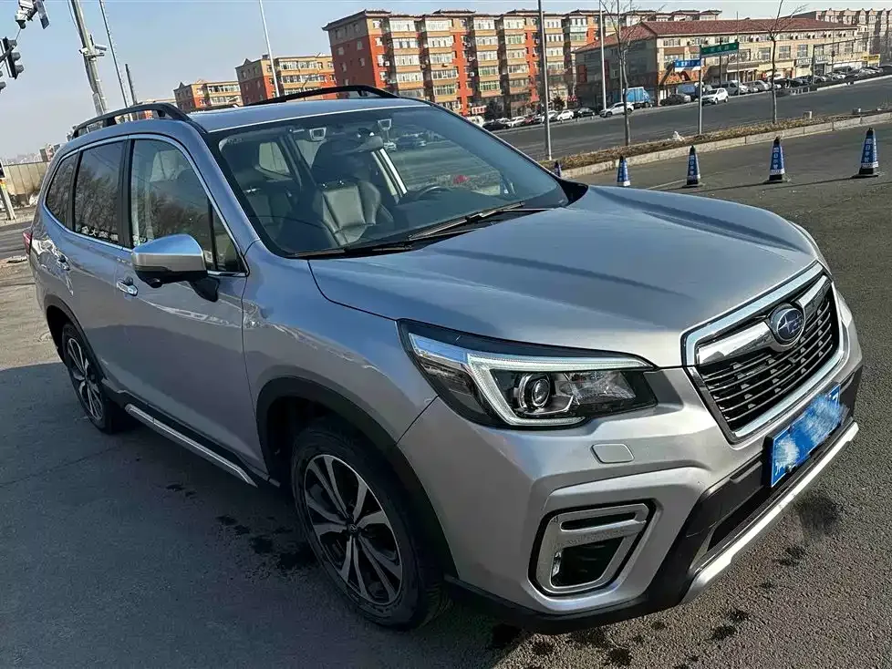 Subaru Forester — фото 4