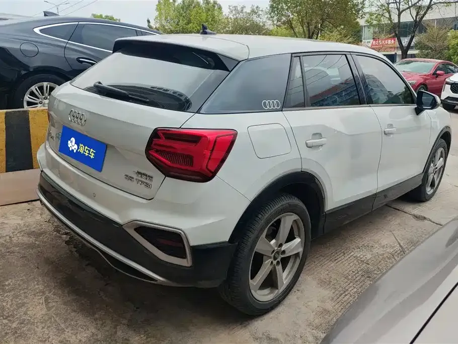 Audi Q2L 2023 из CN, фото 10