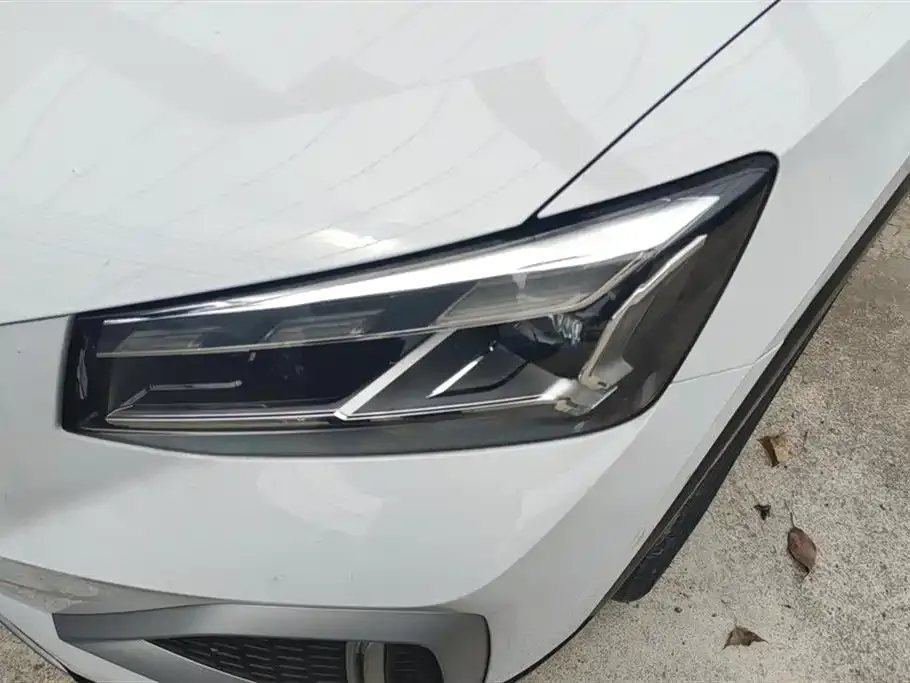 Audi Q2L 2023 из CN, фото 2